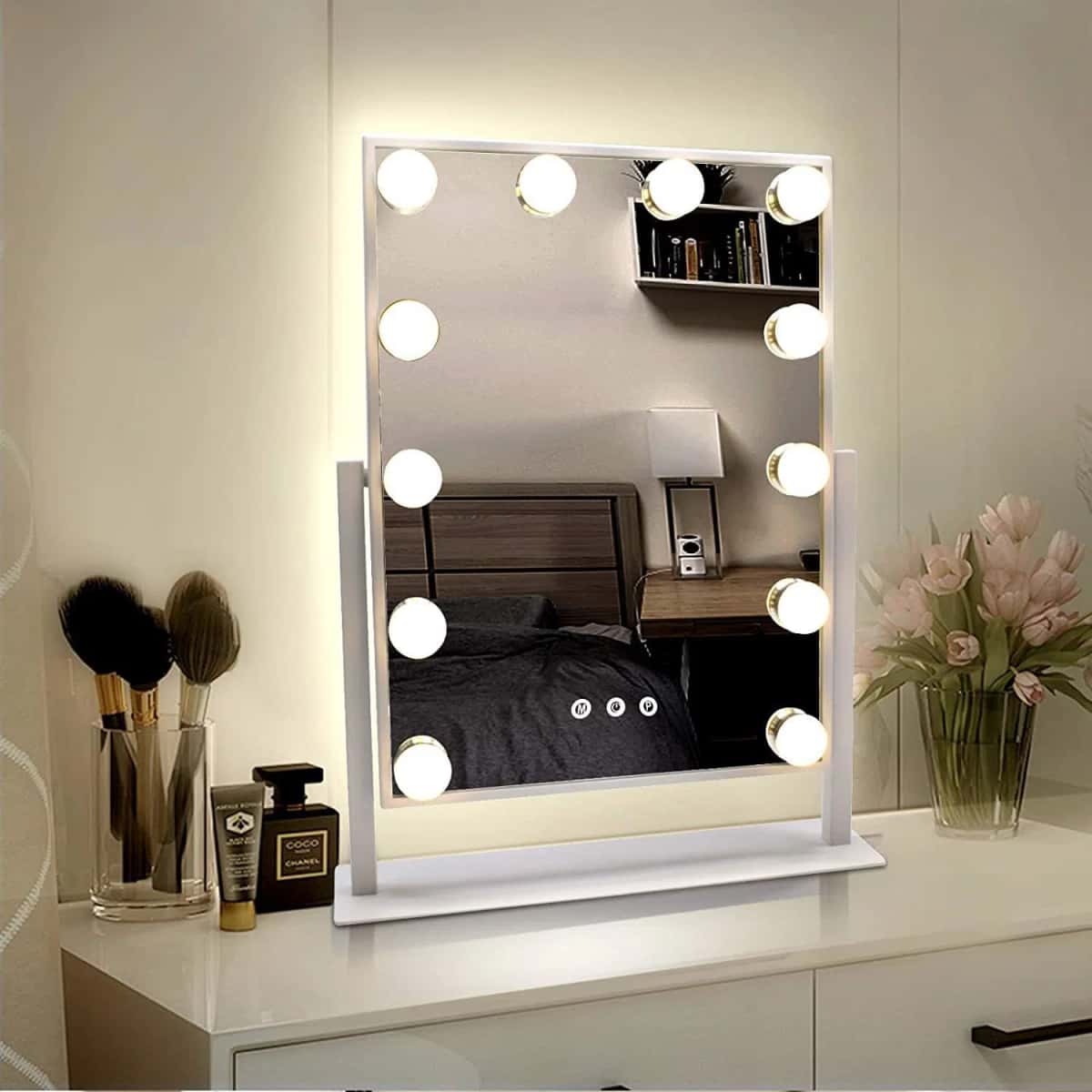 I am looking for an illuminated mirror for the salon - Tenderyard