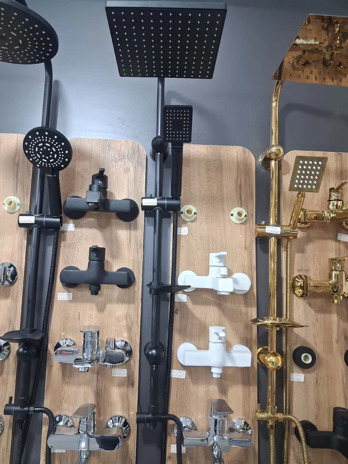 Square shower head, Black color - Tenderyard