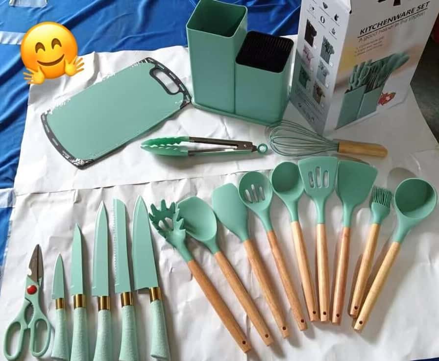 Cutlery set Silver material - Tenderyard