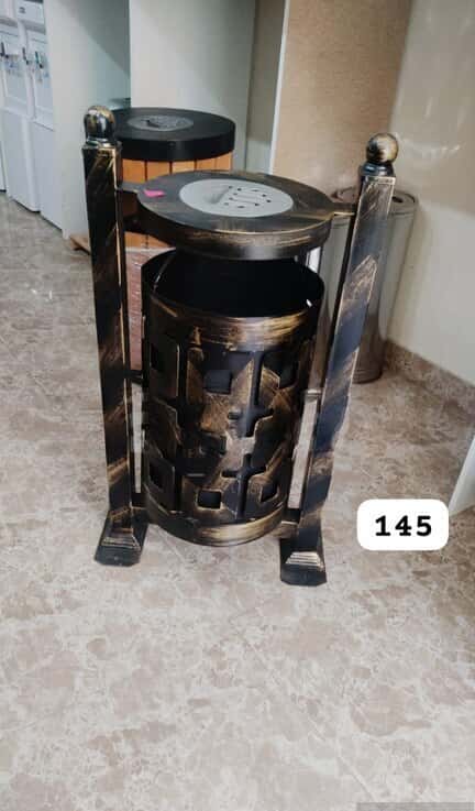 Metal trash bin - Tenderyard