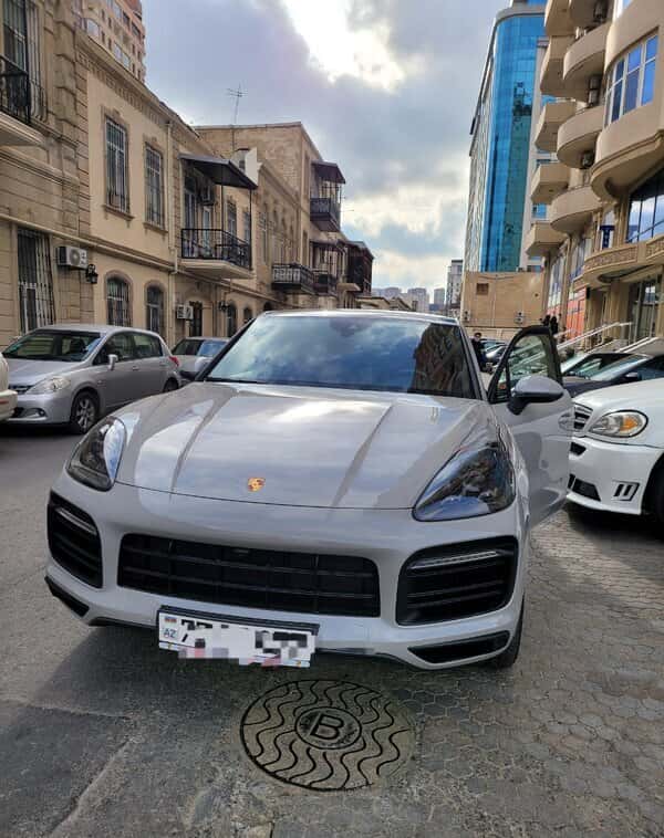 Детский автомобиль напрокат Porsche Cayenne 2022 - Tenderyard
