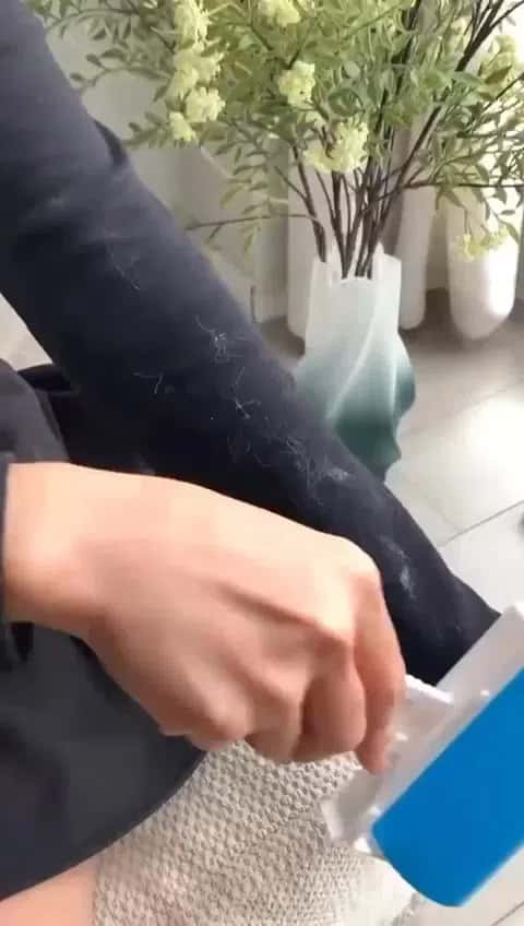 Lint remover brush - Tenderyard