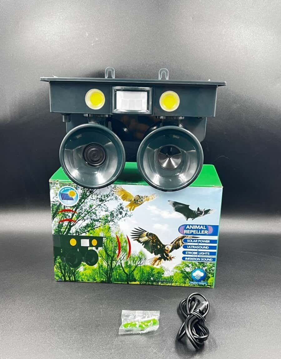 Solar-powered ultrasonic bird repeller device - Tenderyard