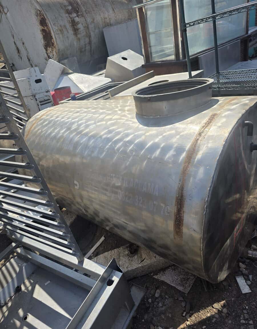 Stainless steel spraying tank 1 ton - Tenderyard