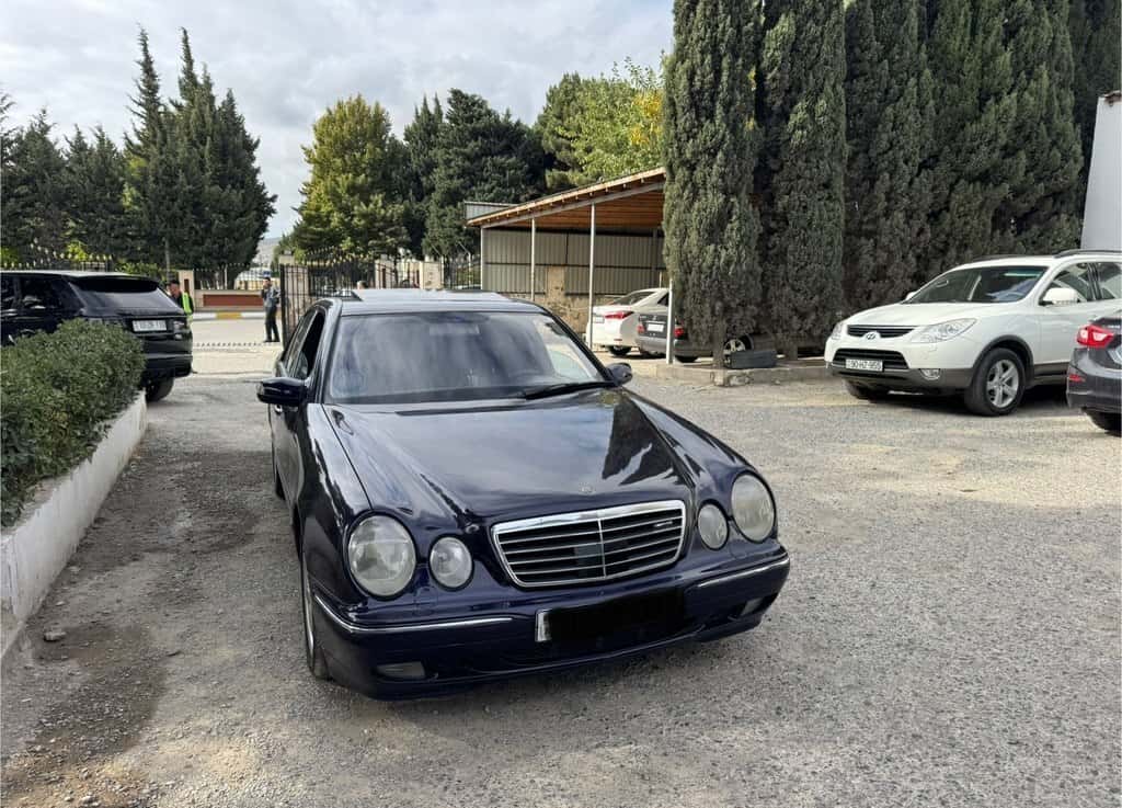 Mercedes E 240, 1999 il, 384815 km, 2400 L - Tenderyard
