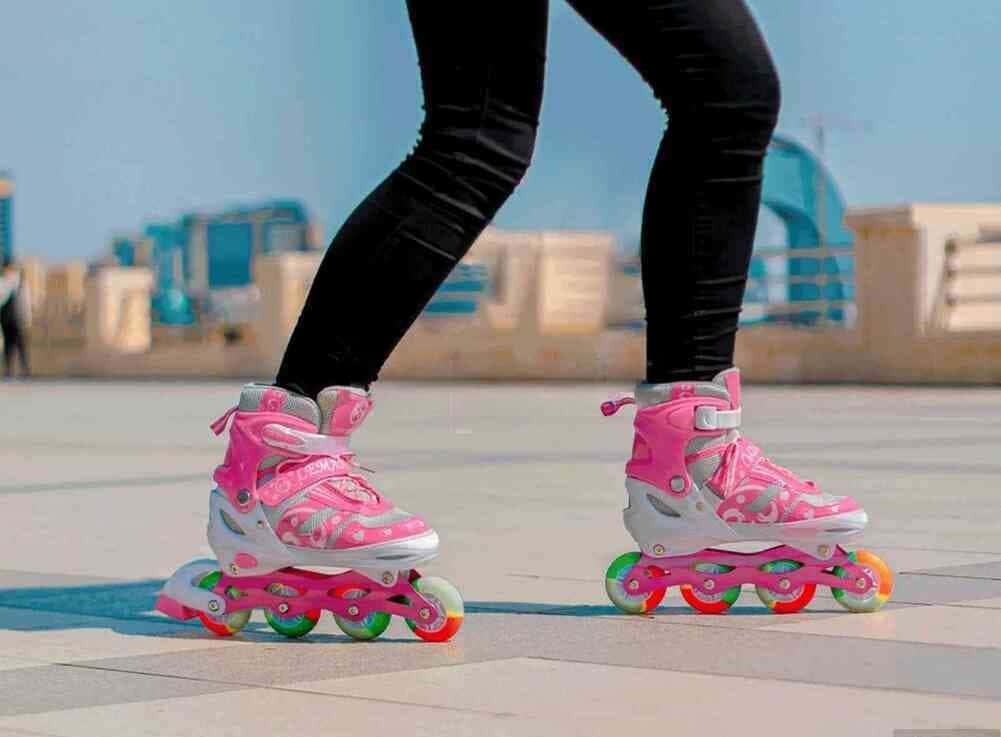 Professional Light-Up Wheel Roller Skates - Tenderyard