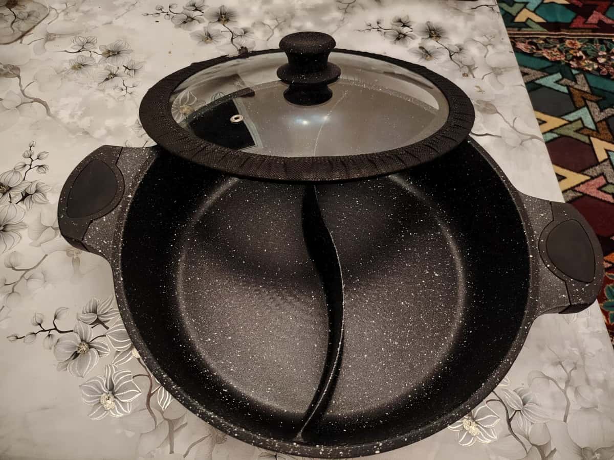 Divided frying pan, Black color - Tenderyard