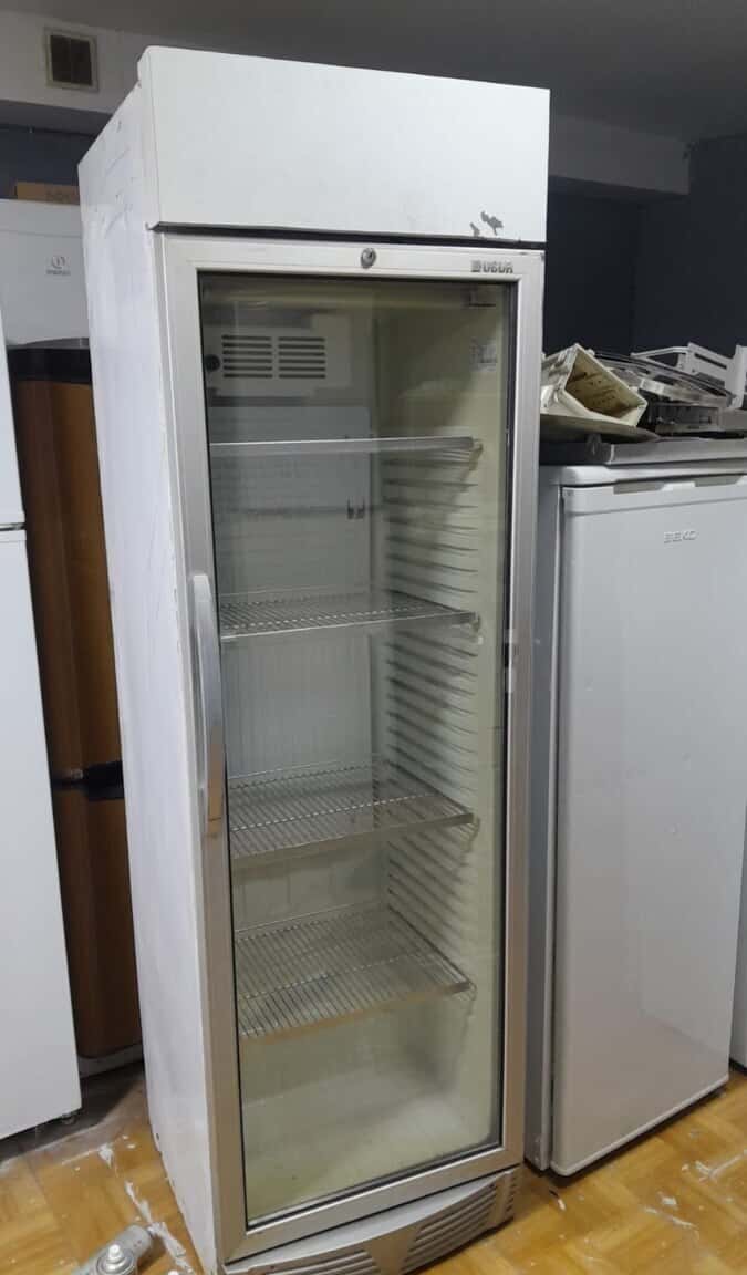 Refrigerated display case - Tenderyard