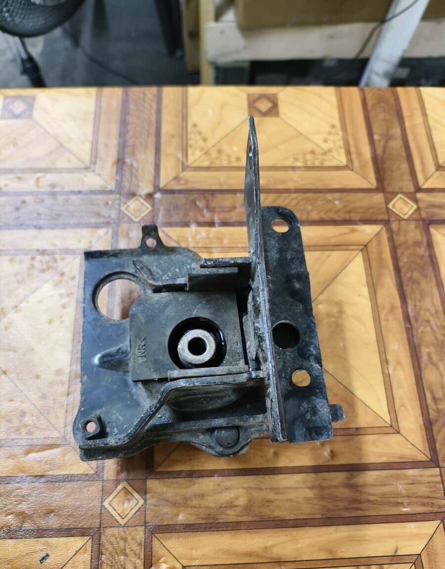 Transmission mount for Toyota Prius 30 - Tenderyard
