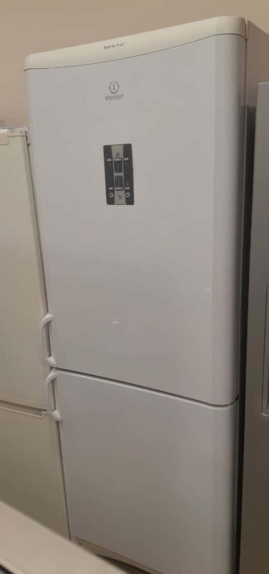 Indesit refrigerator - Tenderyard