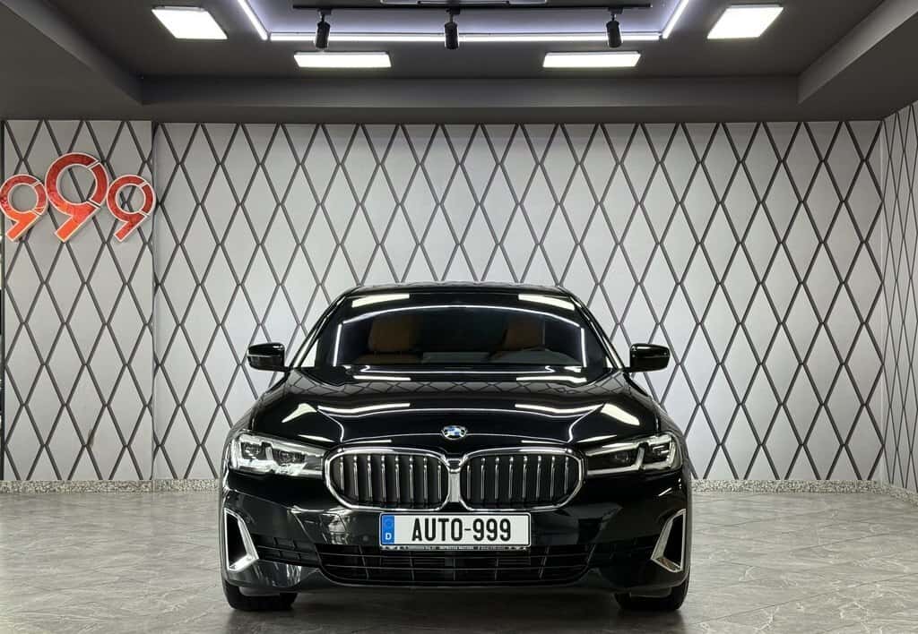 BMW 520, 2023 год, 30000 км, 2000 л - Tenderyard