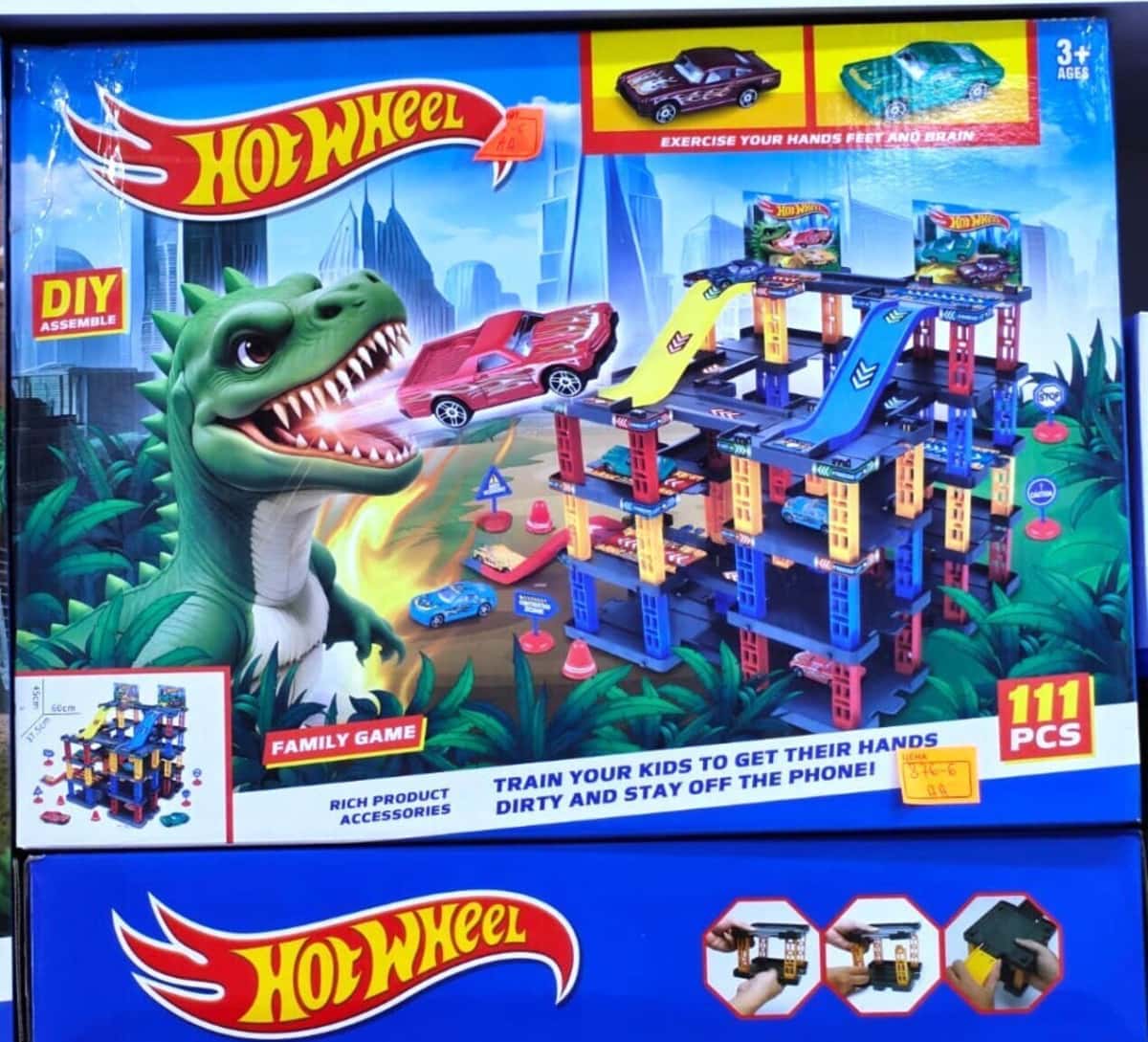 Dinosaur garage and auto-track set T-Rex - Tenderyard