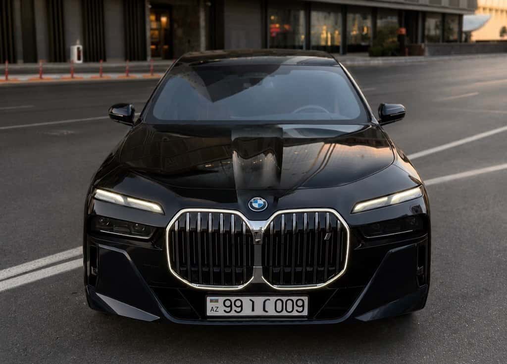 BMW i7, 2024 год, 16000 км - Tenderyard