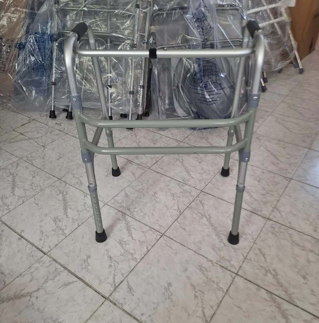 Height-adjustable mobility walker for patients - Tenderyard