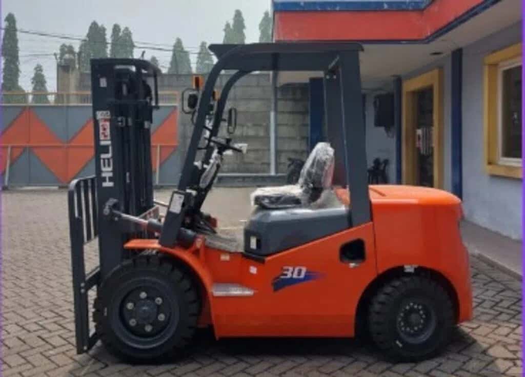 Forklift Heli CPCD30 diesel, 3 tons - Tenderyard