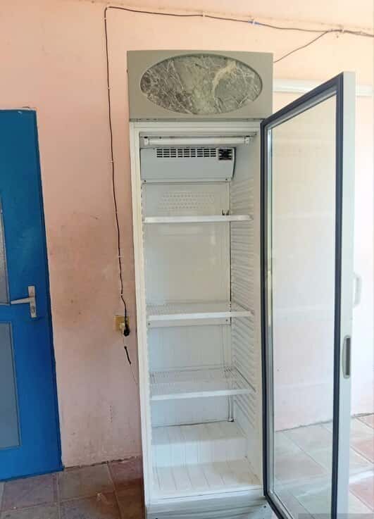 Refrigerated display case in various sizes - Tenderyard