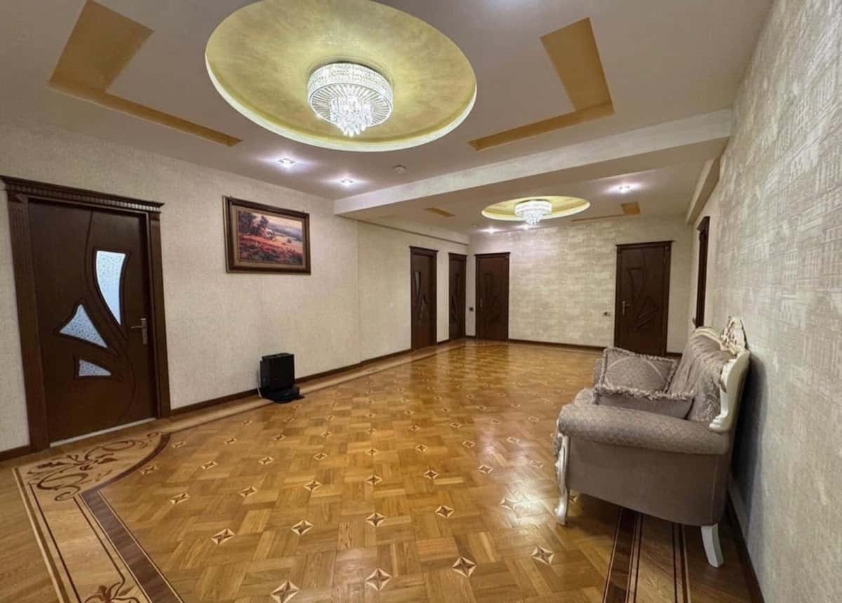 4 otaqlı mənzil 240 m² satılır - Tenderyard