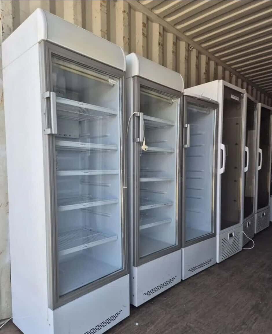 Refrigerated display case - Tenderyard