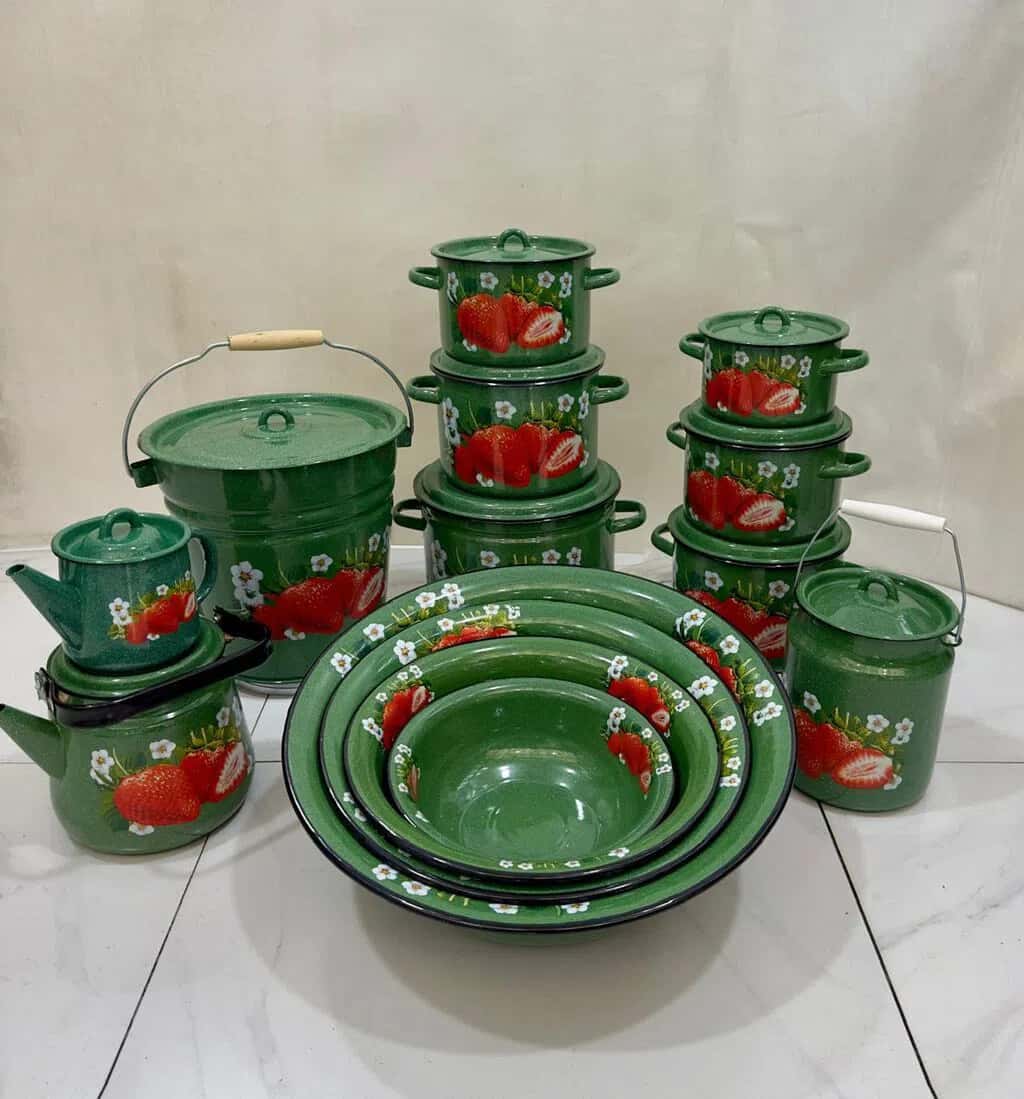 Dinnerware set - Tenderyard
