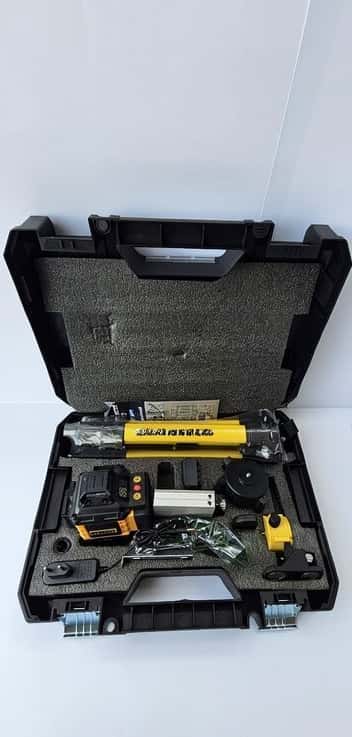 DeWalt 4D Green Line Laser Level - Tenderyard