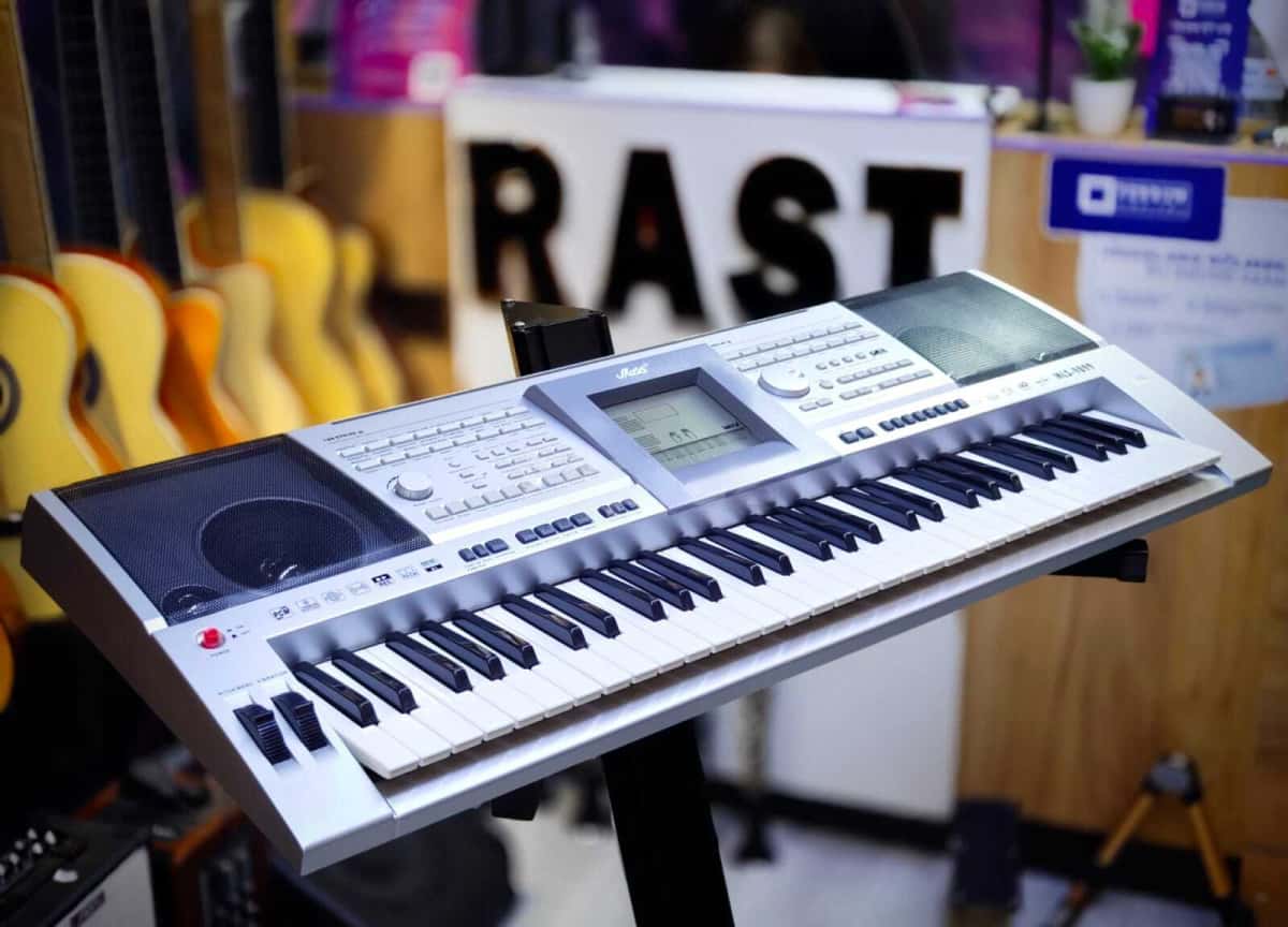Synthesizer MLS-9899 with 61 keys - Tenderyard