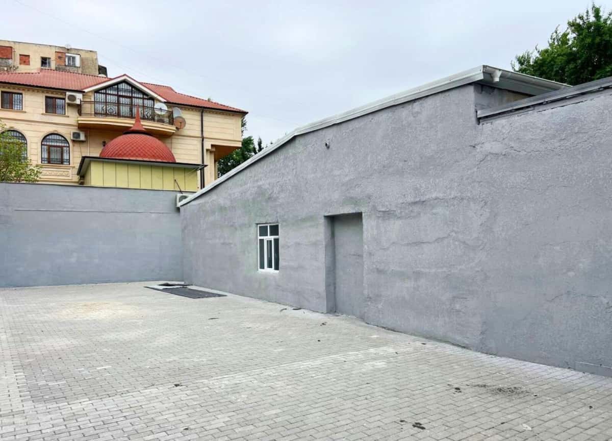 450 m² Orta təmirli obyekt satılır - Tenderyard