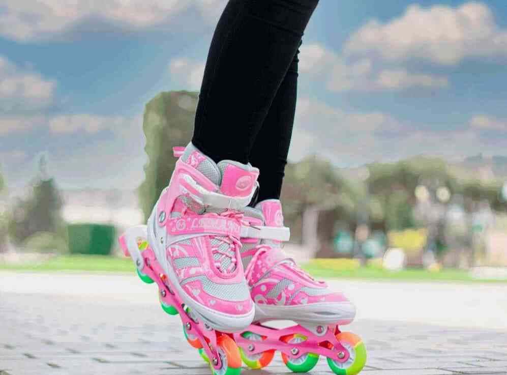Professional Light-Up Wheel Roller Skates - Tenderyard