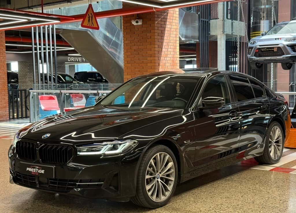 BMW 530e, 2022 год, 38000 км, 2000 л - Tenderyard