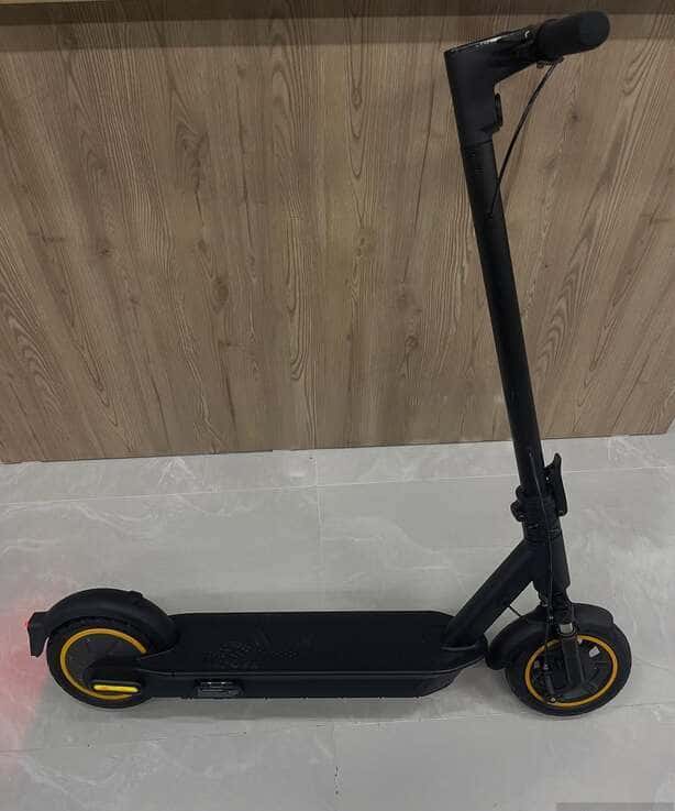 Electric scooter foldable model - Tenderyard