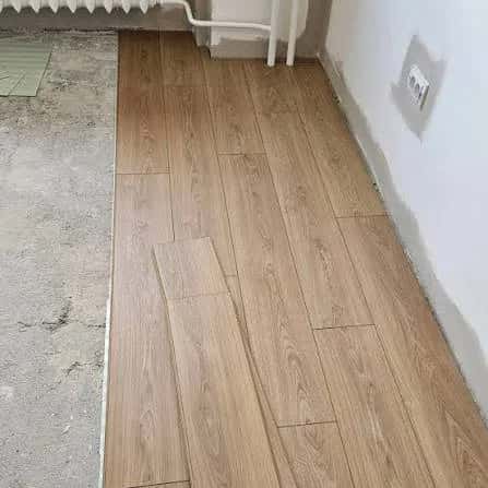 Natural wood pattern laminate flooring - Tenderyard
