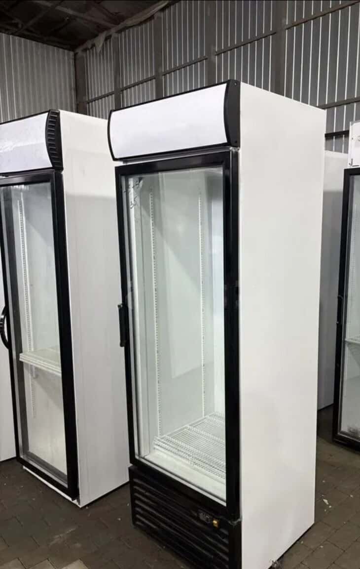 Refrigerated display case - Tenderyard