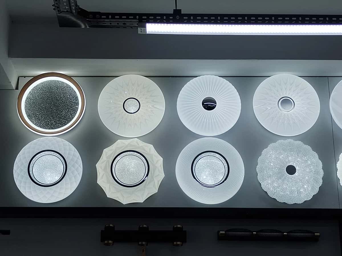 Chandelier White color - Tenderyard
