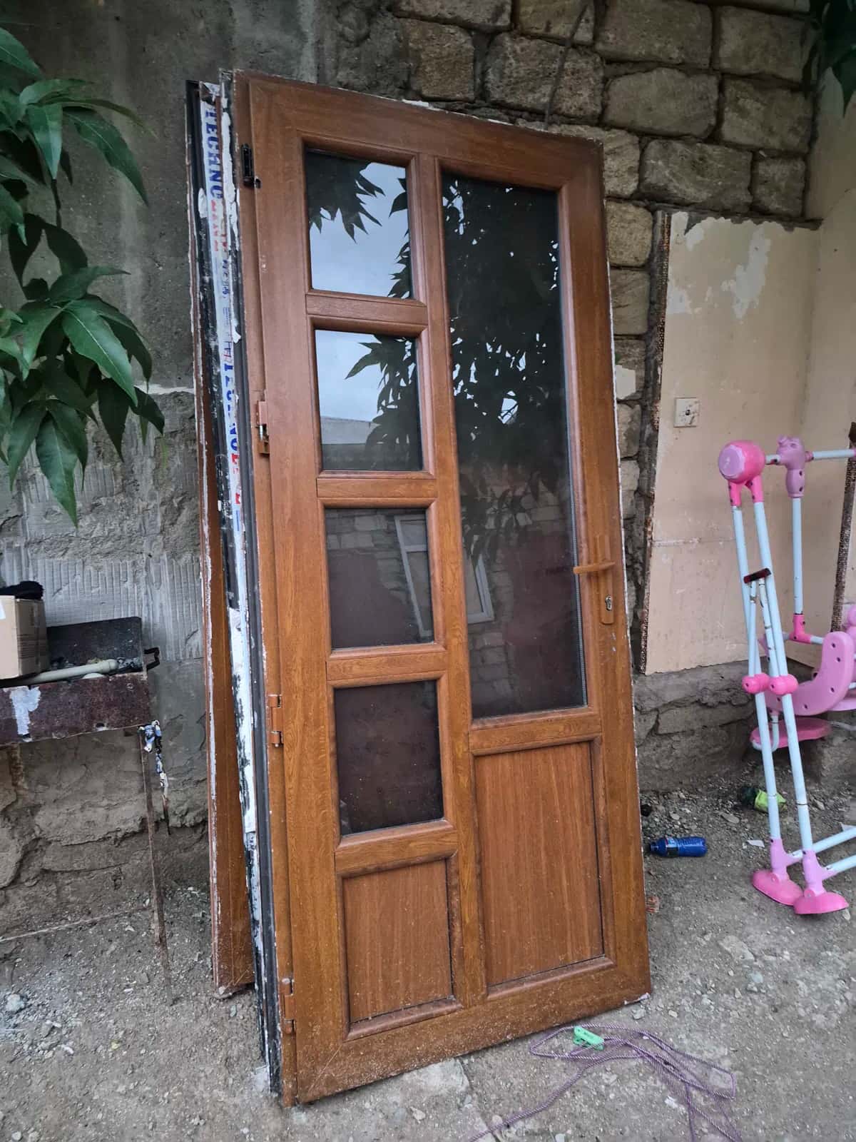 Wood-textured glass plastic door - Tenderyard