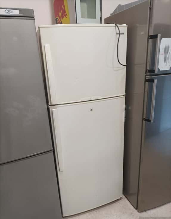 Indesit refrigerator - Tenderyard