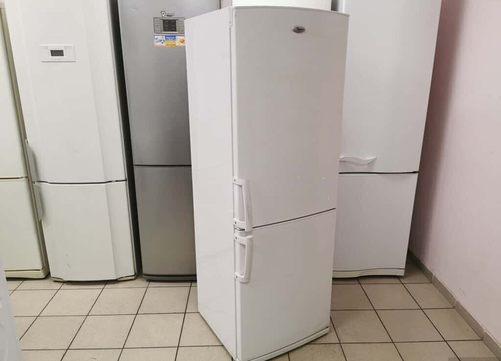 Indesit refrigerator - Tenderyard