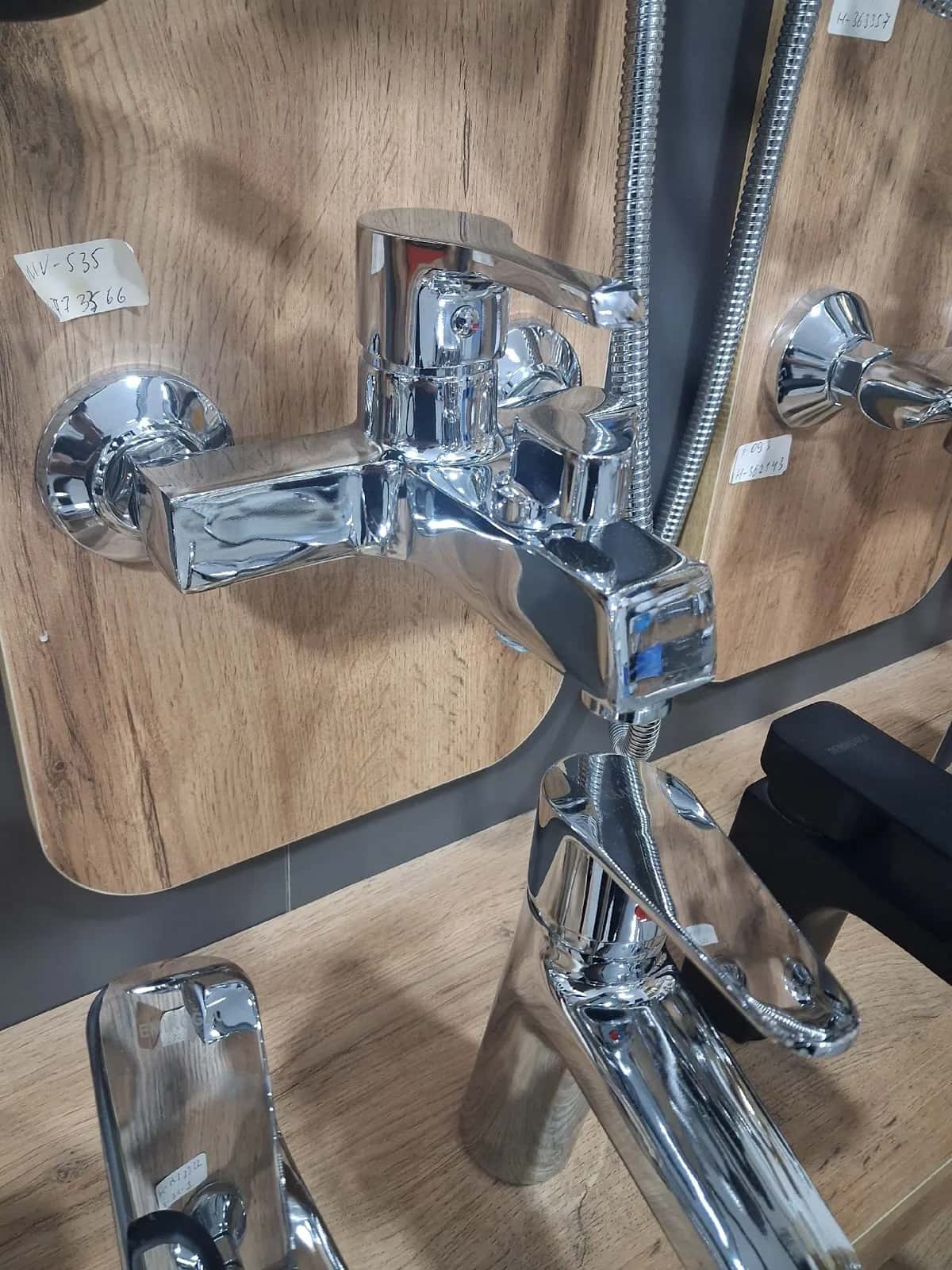 Bathroom faucet, Silver color - Tenderyard