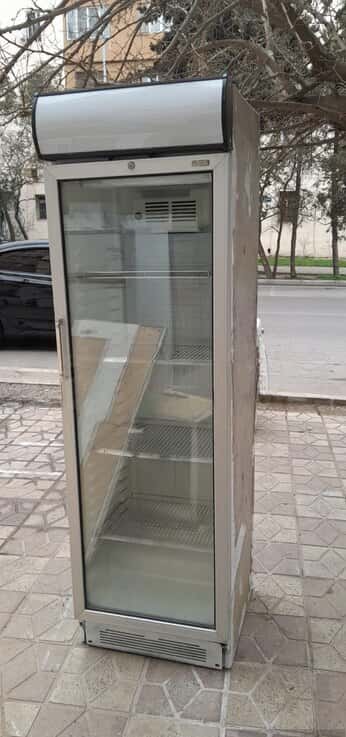 Refrigerated display case - Tenderyard