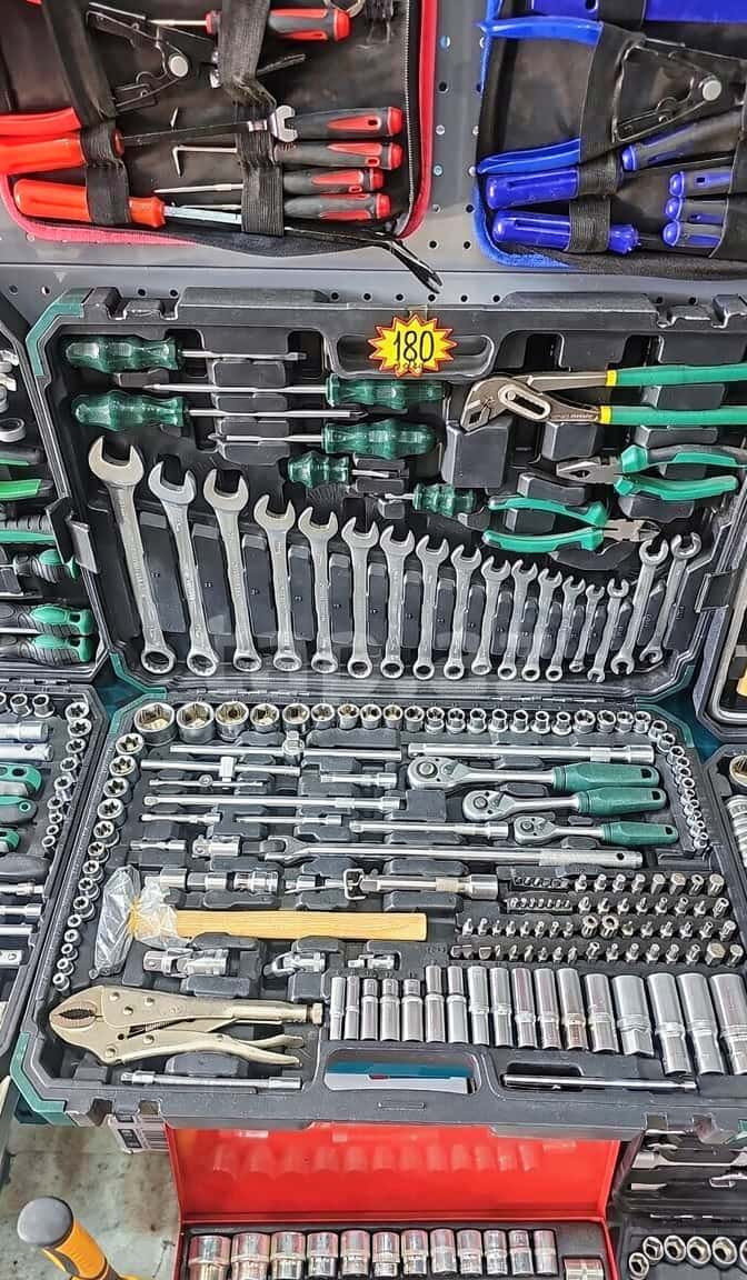 Universal Hand Tool Set - Tenderyard