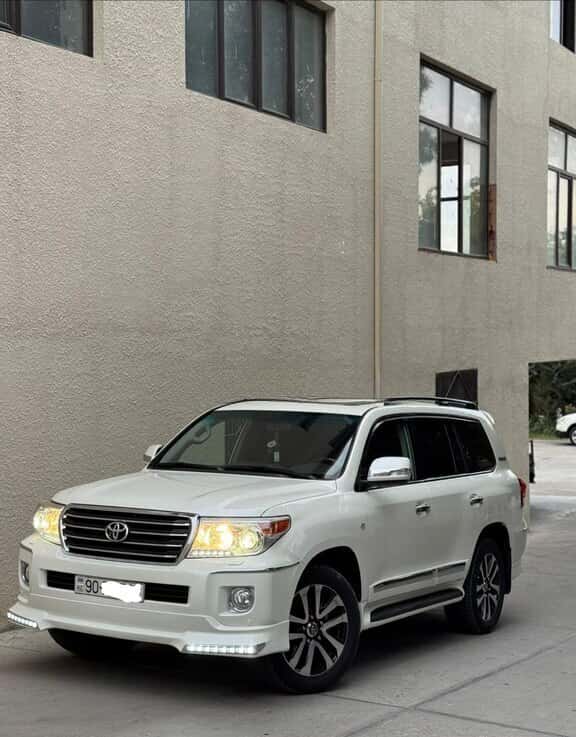 Toyota Land Cruiser, 2011, 230000 km, 4000 L - Tenderyard
