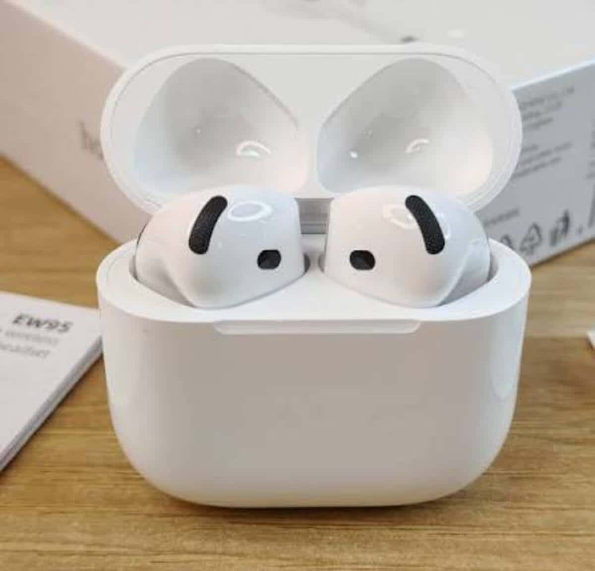 Hoco earphones - Tenderyard