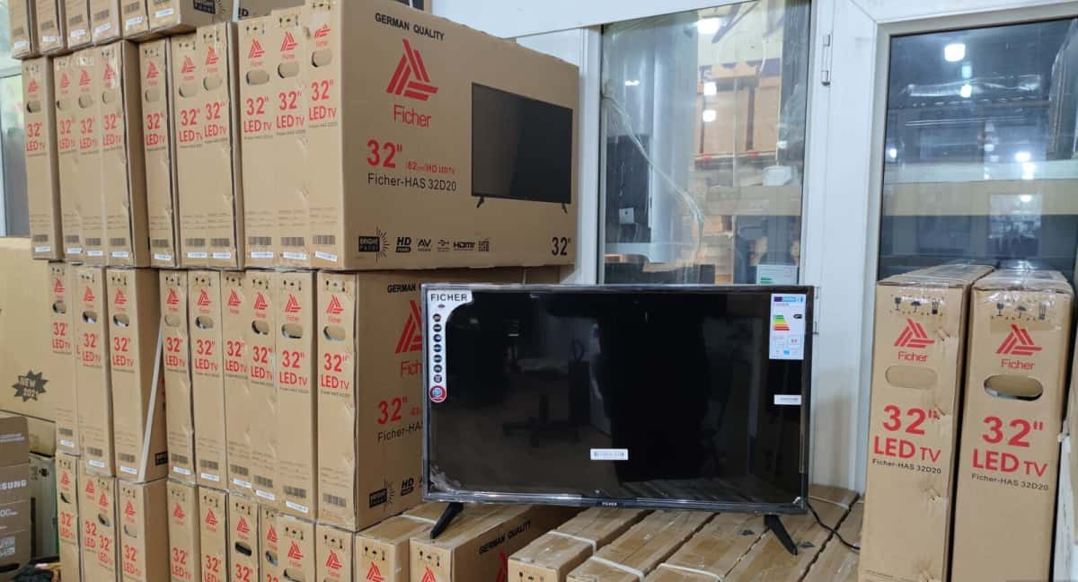 Ficher TV 82" LED - Tenderyard