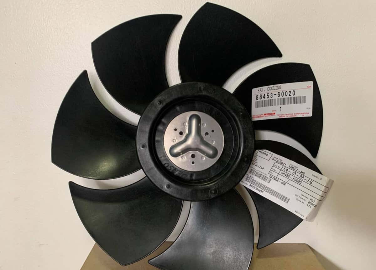 Radiator pəri Lexus LX570 - Tenderyard