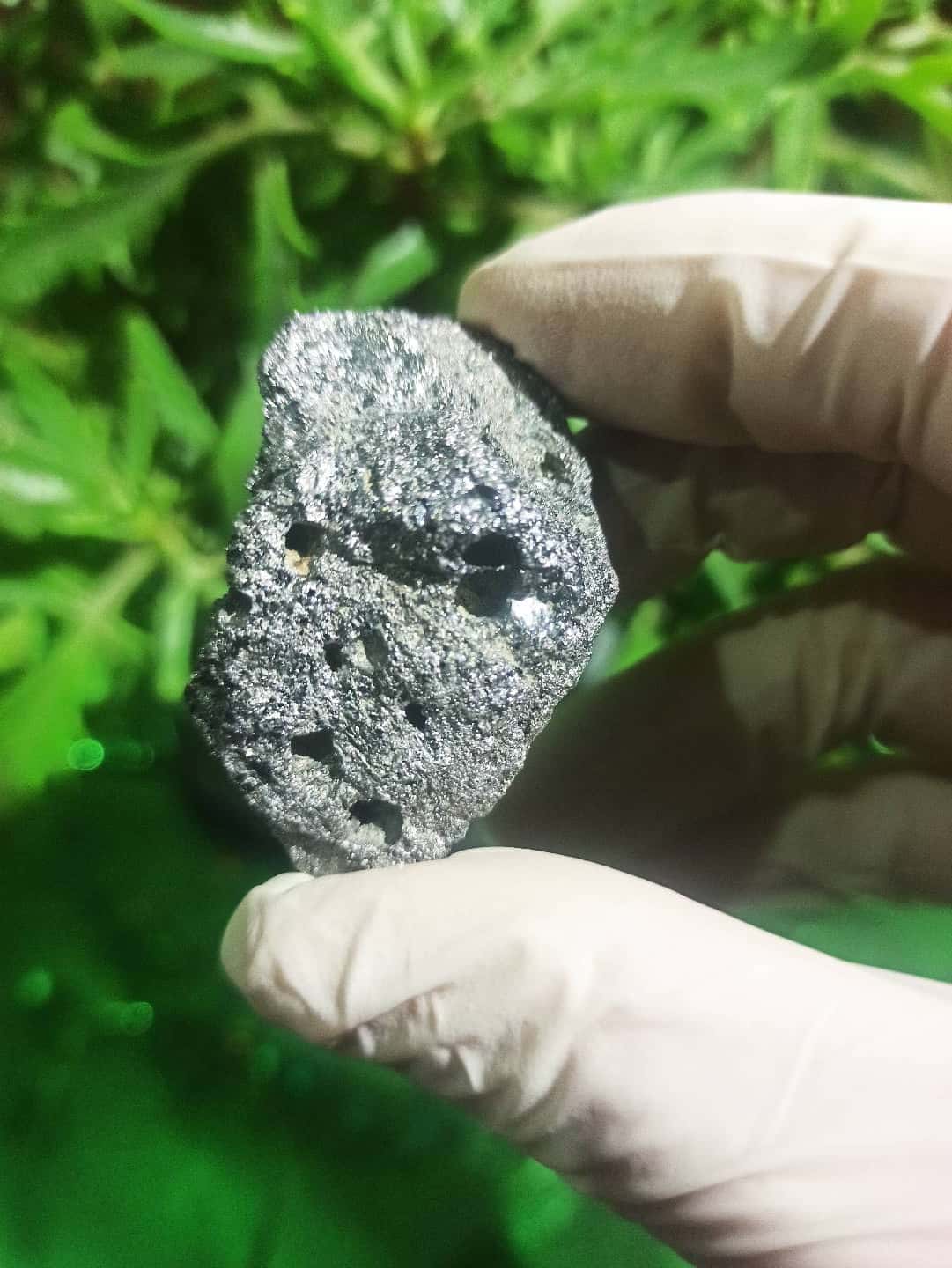 Sale of metallic stones 💎 - Tenderyard