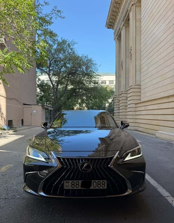 Lexus ES 300h, 2023, 31000 km, 2500 L - Tenderyard