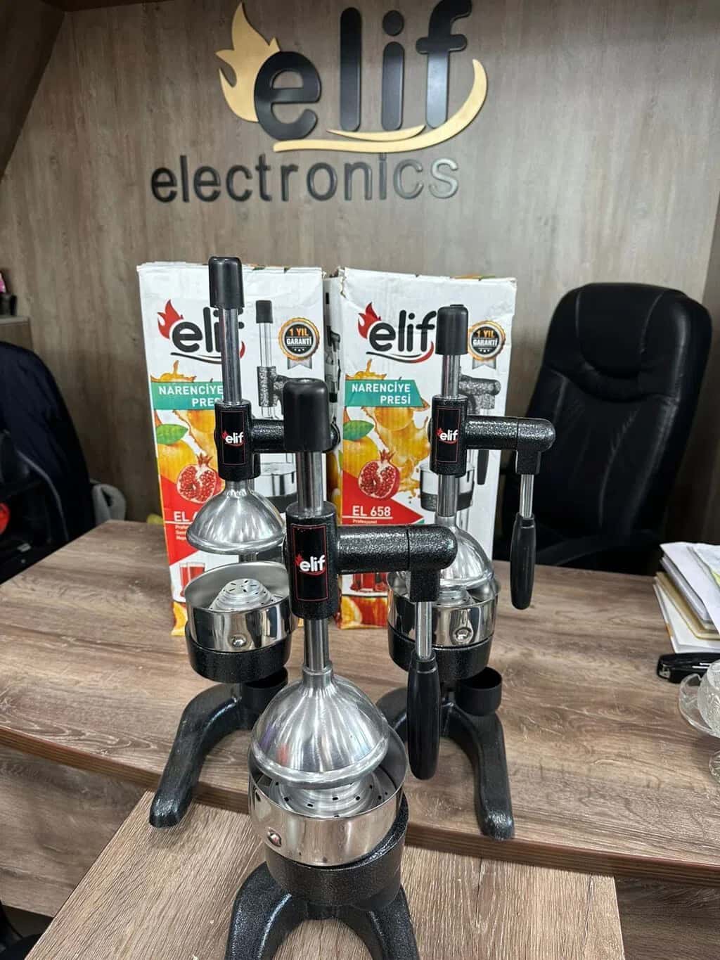 Elif Turkey-made pomegranate and fruit juicer - Tenderyard