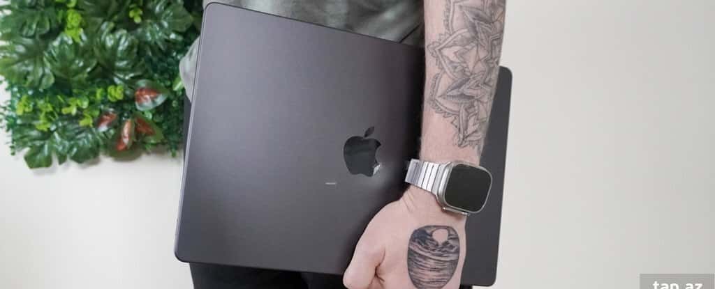 Apple brand laptop, Black color - Tenderyard