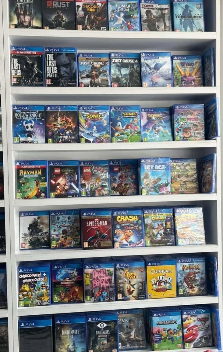 Game discs for PlayStation 4 and PlayStation 5 - Tenderyard