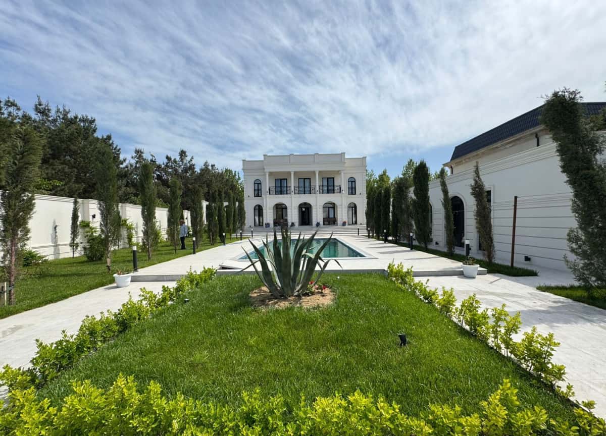 7 otaqlı həyət evi 350 m² satılır - Tenderyard