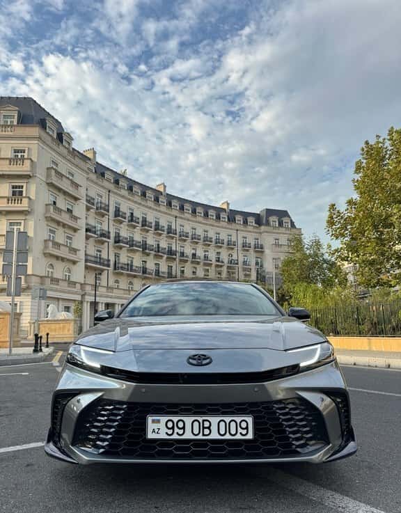 Toyota Camry, 2025 il, 7000 km, 2.5 L - Tenderyard