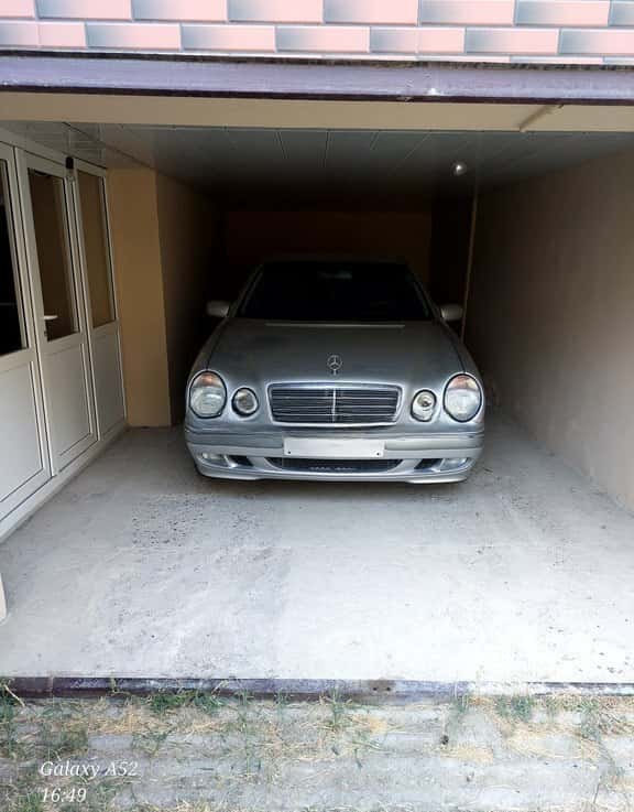 Mercedes E 240, 2000 il, 186750 km, 2600 L - Tenderyard